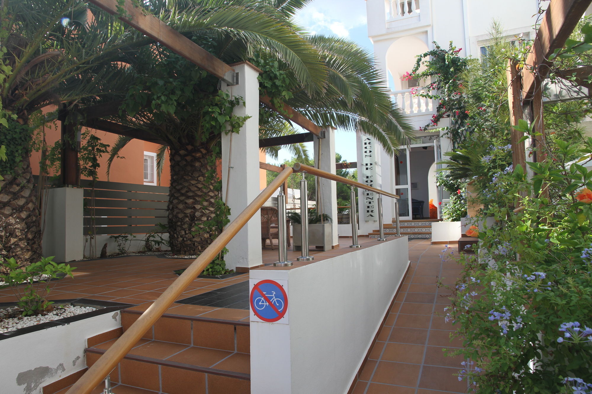 Boho Suites Formentera Es Pujols Exterior photo